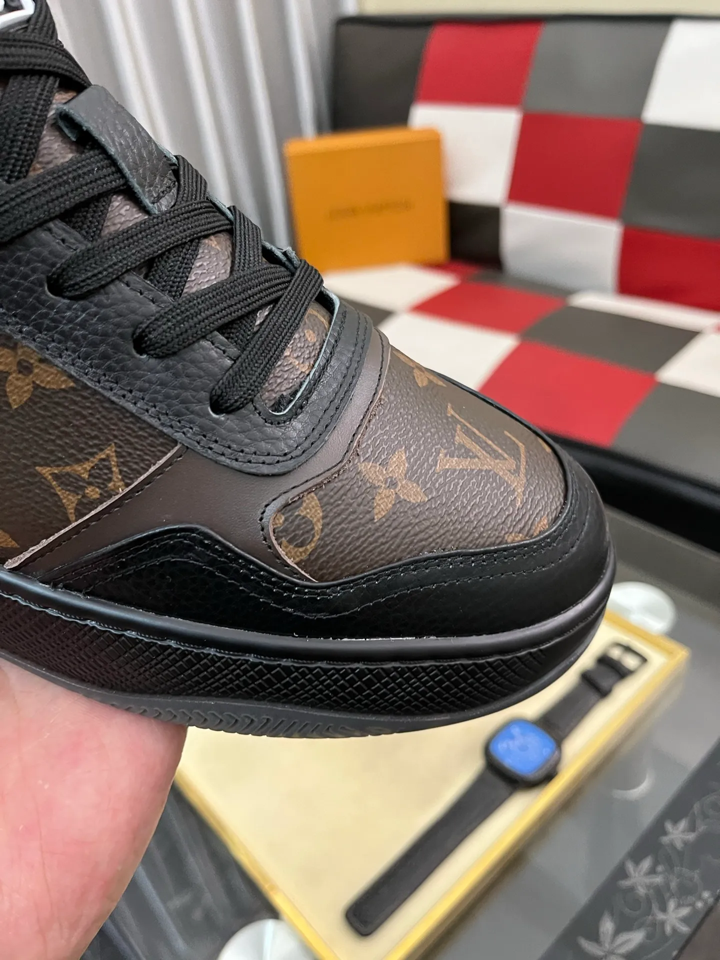 Ex-factory price: 438⌚️⌚️[LOUIS VUITTON] Same style as Louis Vuitton* official website 🚹Men's high-top casual shoes❤️Same style as popular celebrities and big names ~ Best-selling at home and abroad Lv focuses on the checkerboard series...Imported first-layer cowhide with special fabric ➕Full cotton, code number: 38-443️⃣Colors available
